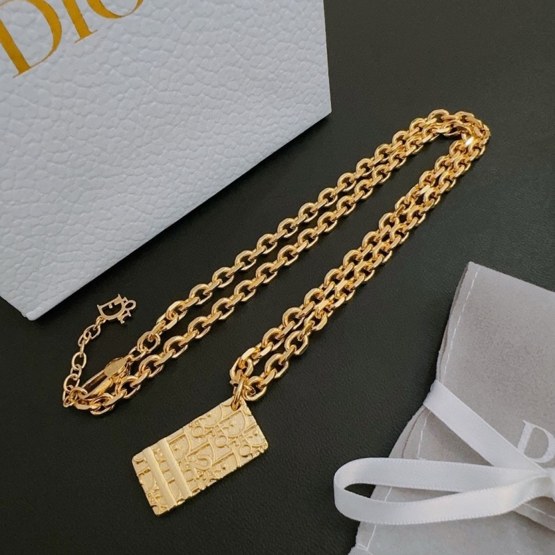 chr1st1an D10r necklaces